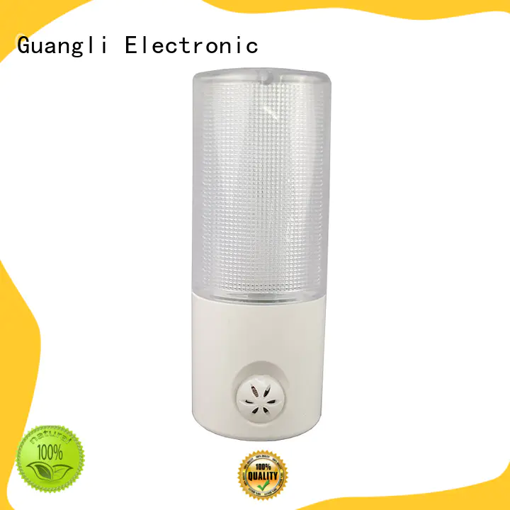Guangli automatic plug in sensor night light with good price for indoor